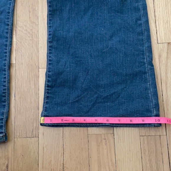 Levi’s Perfectly Slimming Boot Cut 512 Jeans - Picture 7 of 10